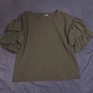 Gina tricot topp - Jättebra skick