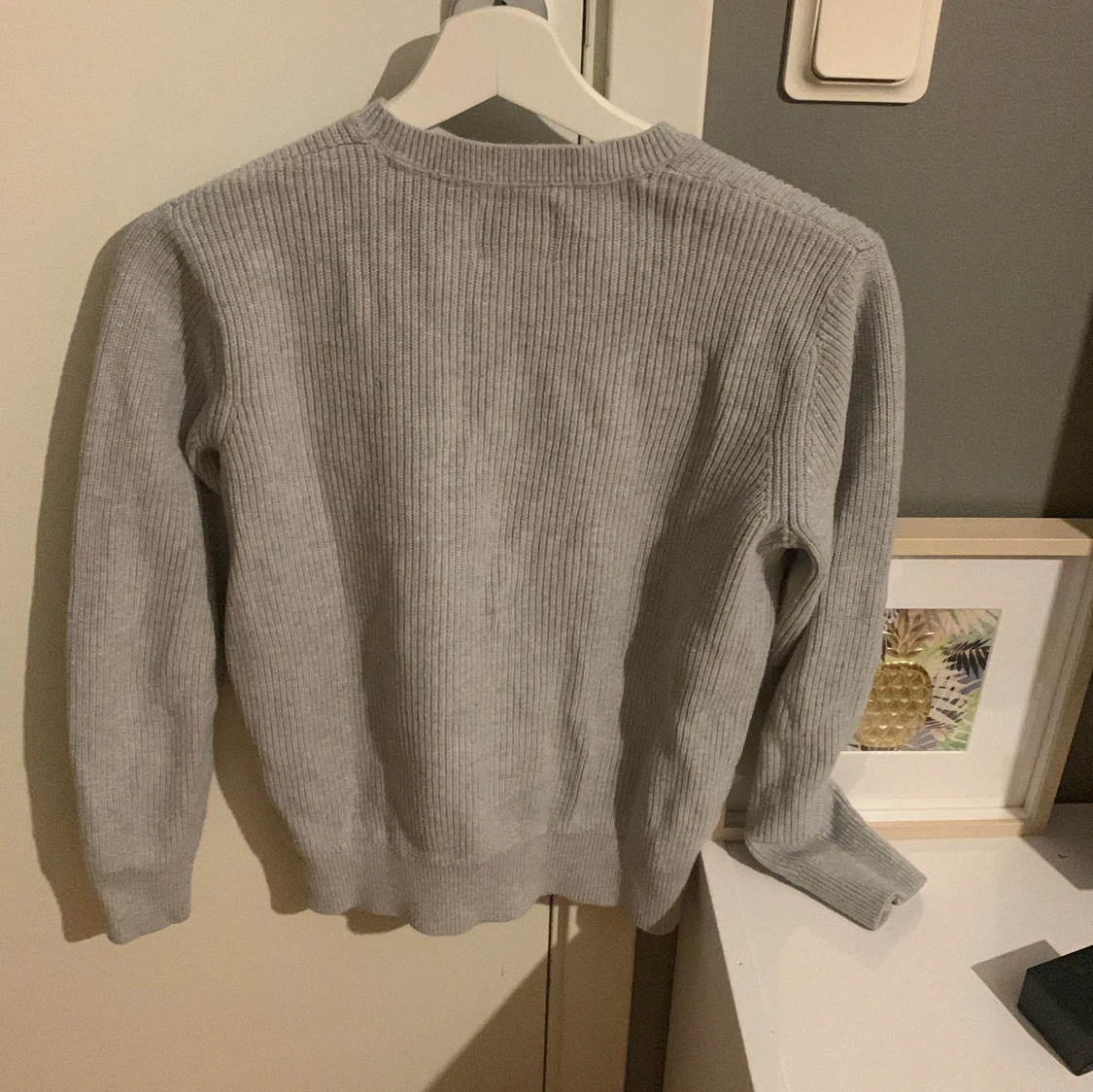 Grå stickad tröja från Calvin Klein - 90