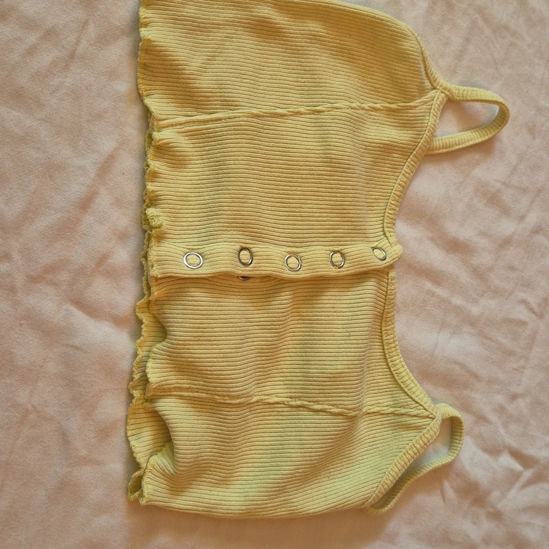 Gul ribbad croppad topp