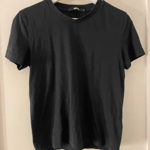 T-shirt - Säljer nu denna superfina t-shorts i storlek s. Jätte bra skick!