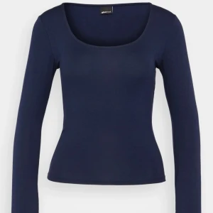 soft touch jersery top - marinblå tröja från gina med slits på ärmarna. knappt använd 🩷