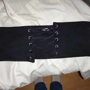 Svart korsett  - Aldrig använd 