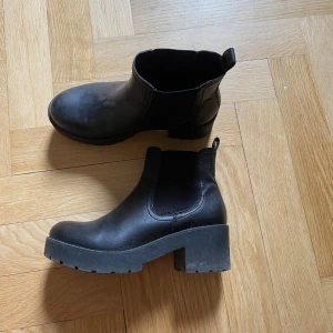 Boots - Snygga ankelboots med liten (lagom) klack! Storlek 39 🫶🏻