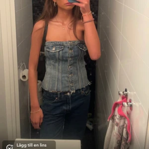  Jeans topp från zara  -  skit snygg topp från Zara, knappt använd ❤️