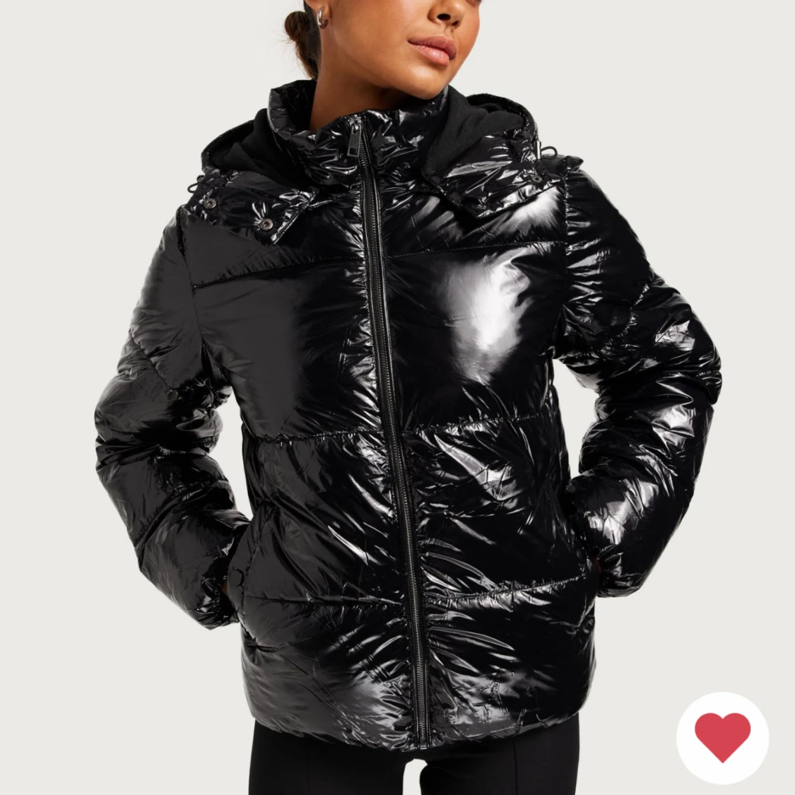Glansig pufferjacka 