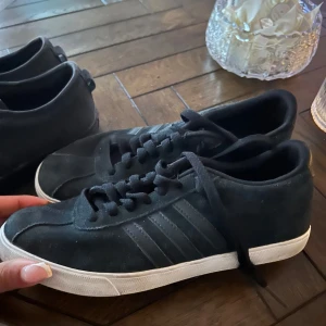 Adidas sneakers  - Bra skick 