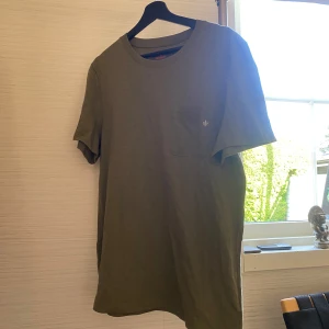 Morris tee-shirt oanvänd - Aldrig använd  Large  Khaki. 