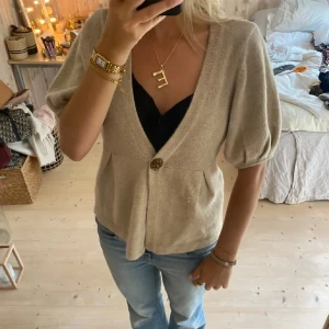 Kofta - Säljer denna super snygga kofta!!! (Lånade bilder) 🥰🥰🥰😍