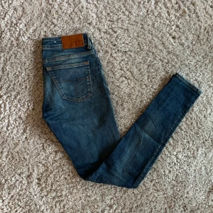 Tiger of Sweden Jeans - Tiger Jeansen är i Stl. 30/34. Hör av er vid minsta fundering eller fråga;)