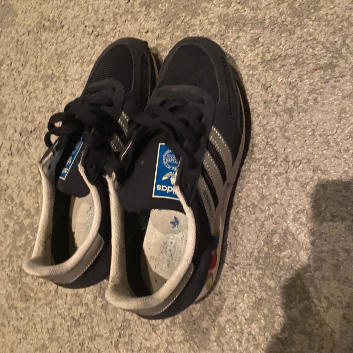 Adidas skor - 90