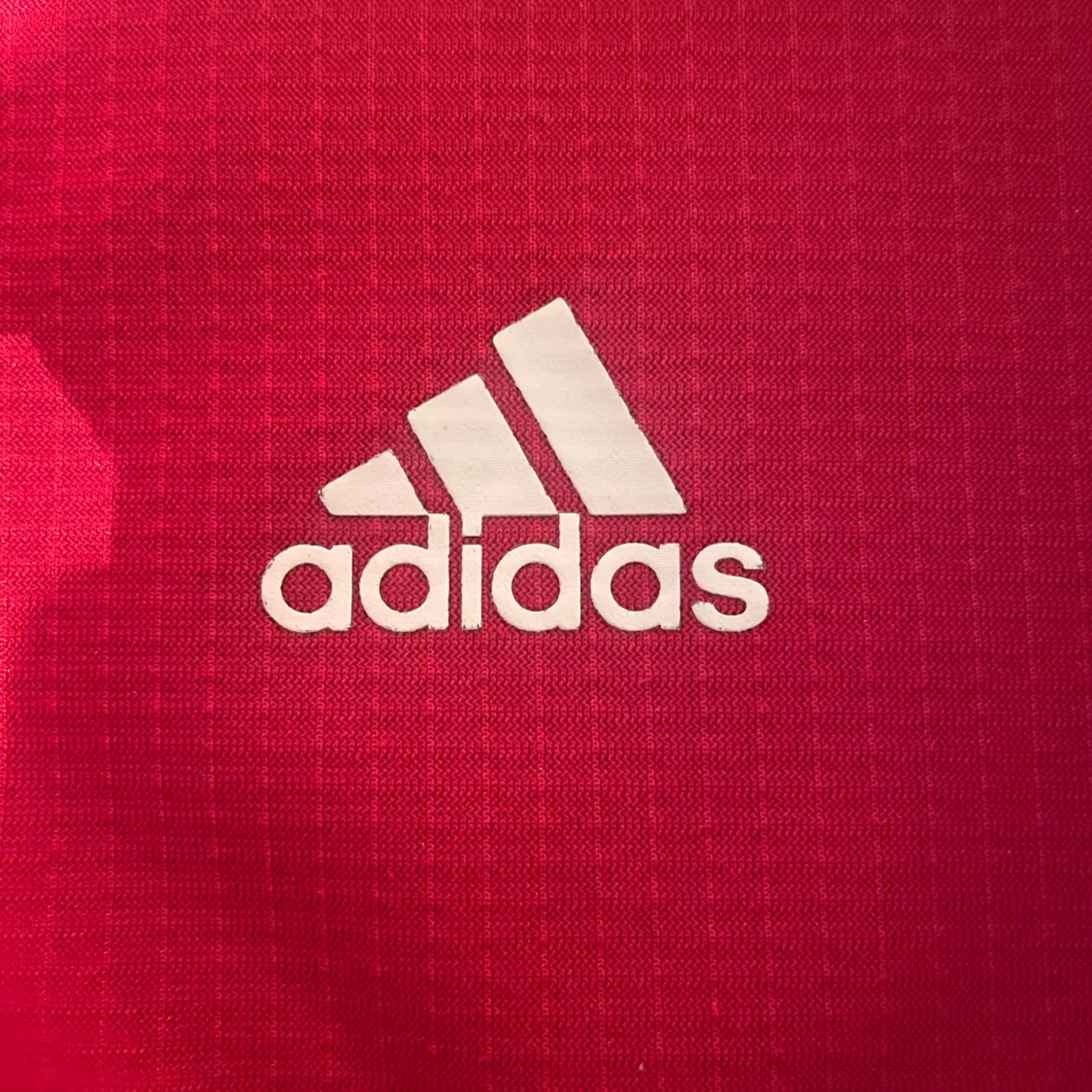 Röd Adidaströja - 92