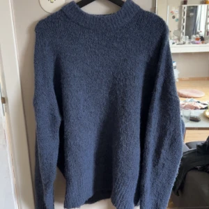 Fin stickad - Jätte jätte skön och fin stickad tröja. Används tyvär inte längre. 