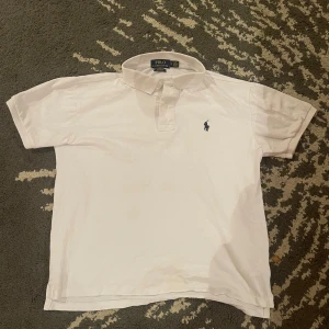 Ralph Lauren piké  - Ralph lauren piké | skick: nyskick 10/10 | storlek s | nypris: ca 1000 mitt pris 399 |