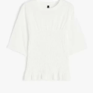 Smockad topp - Jätte fin topp, nästan inte använd. Köpte här på plick men den är lite för stor. pris kan diskuteras🩷