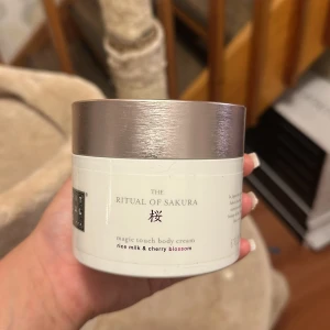 Rituals  - Säljer denna oöppnade body cream från rituals i lukt av sakura 