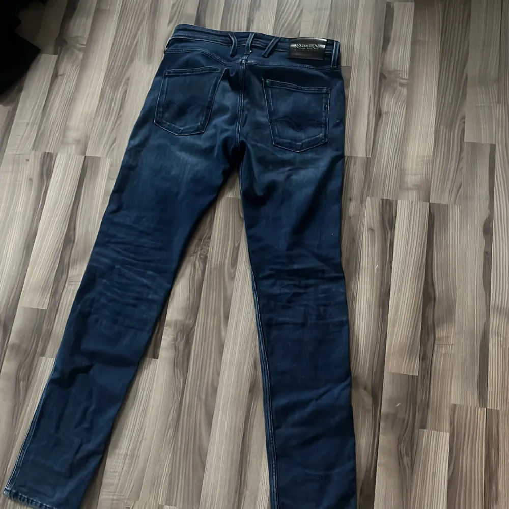 Tja, säljer nu mina replay jeans i modellen slimfit, har fallit smaken av dessa och därför säljer jag dom!😇 Hör gärna av er om ni har några funderingar eller annat mvh Philip!😊. Jeans & Byxor.