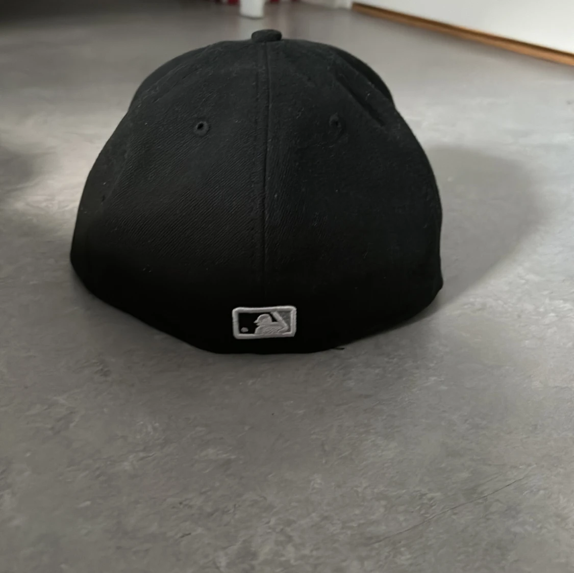 Svart Fitted Cap - 90
