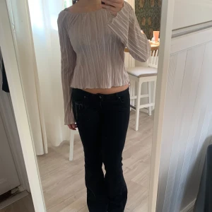 Blus - Använt denna blus 1 gång och kommer inte till användning💞