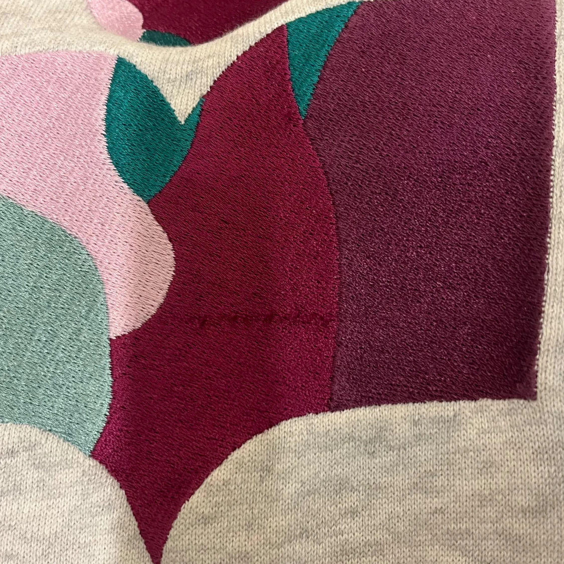 Beige sweatshirt med färgglatt tryck - 90