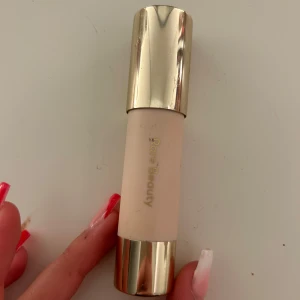 rare beauty bronser - använd men ej så mkt då det inte är min färg