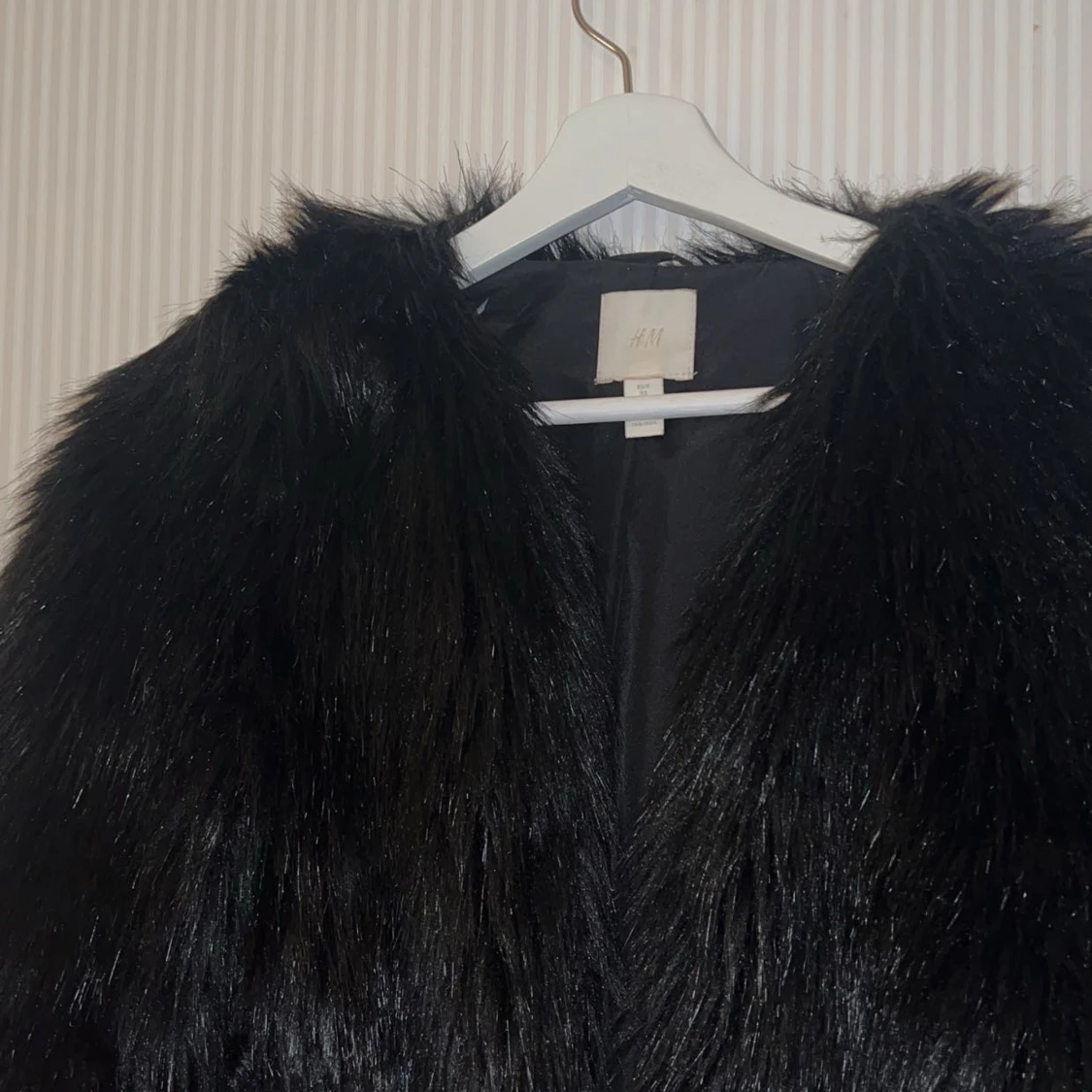 Svart pälsjacka från H&M - 90