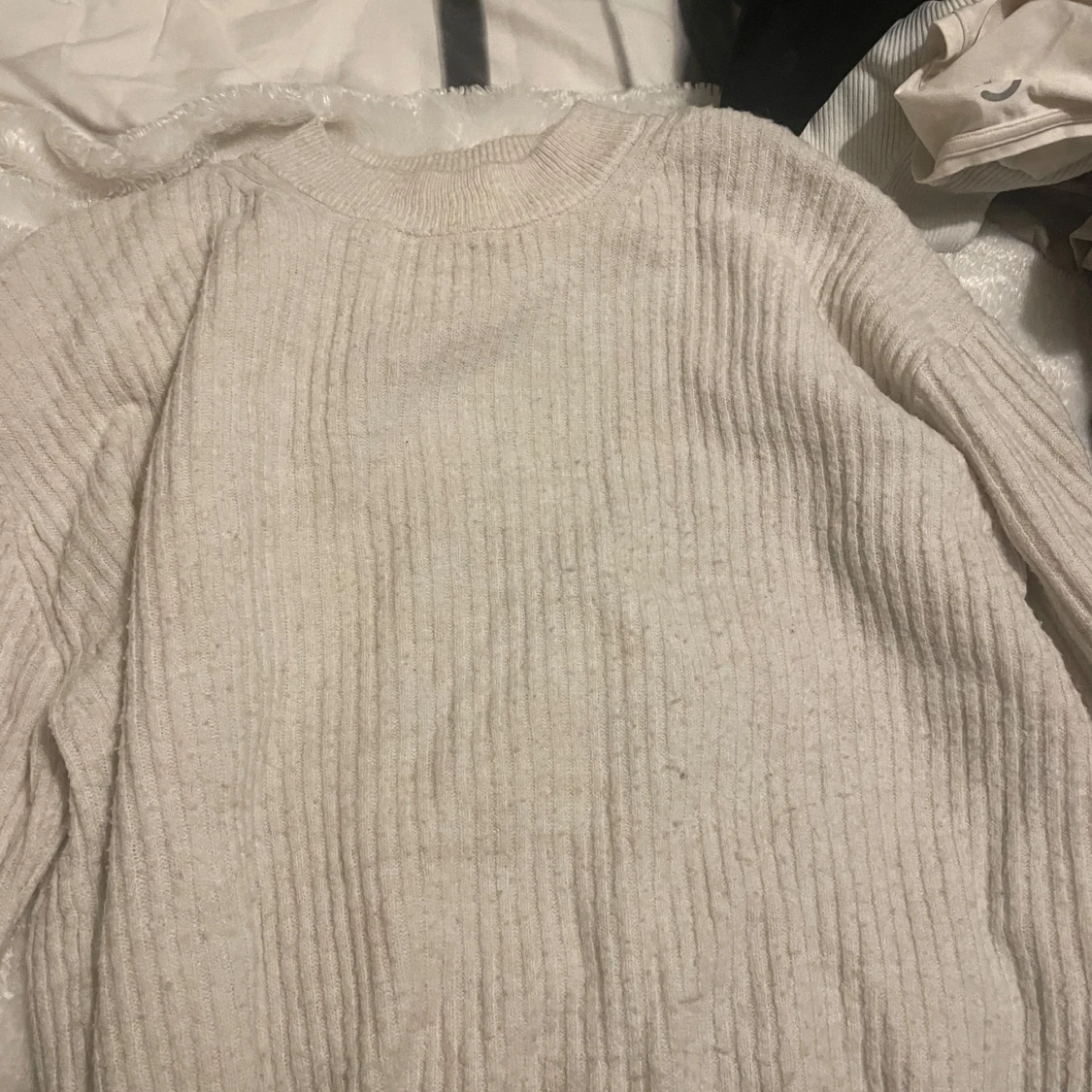 Beige stickad tröja