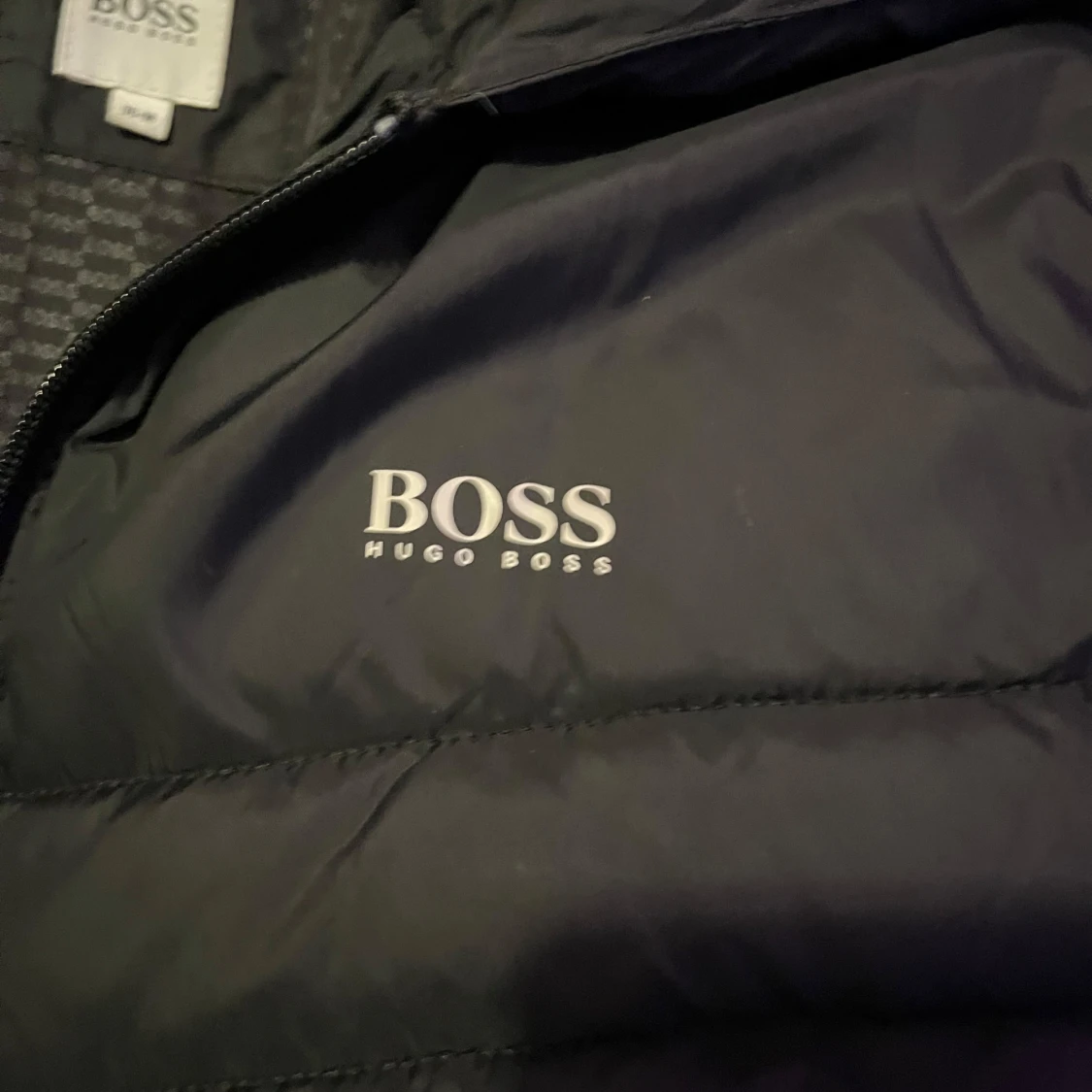 Svart pufferjacka från Hugo Boss - 92
