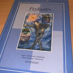 Psykiatri - Denna bok beskriver psykiatrisk vård och omsorg ur ett socialt perspektiv. Den bygger på realistiska levnadsberättelser och ger kunskap för att hjälpa människor med psykiska problem. Perfekt för grundläggande utbildningar inom hälso- och sjukvård.