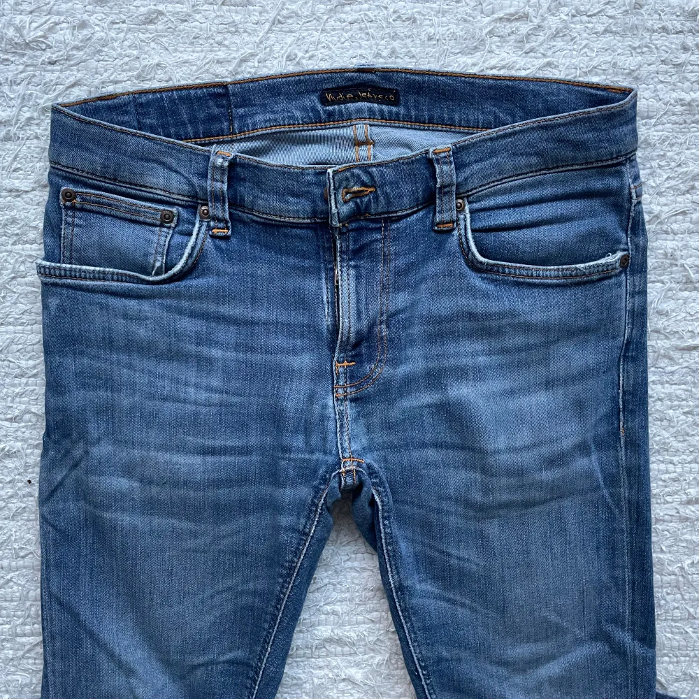 Säljer nu dessa ursnygga nudiejeans i mycket bra skick! | Modellen är slimfit med lite stretch och kallas ”Tight Terry”✅ | Passar även 30/30! | Hör av dig vid ytterligare frågor!✌️👑. Jeans & Byxor.