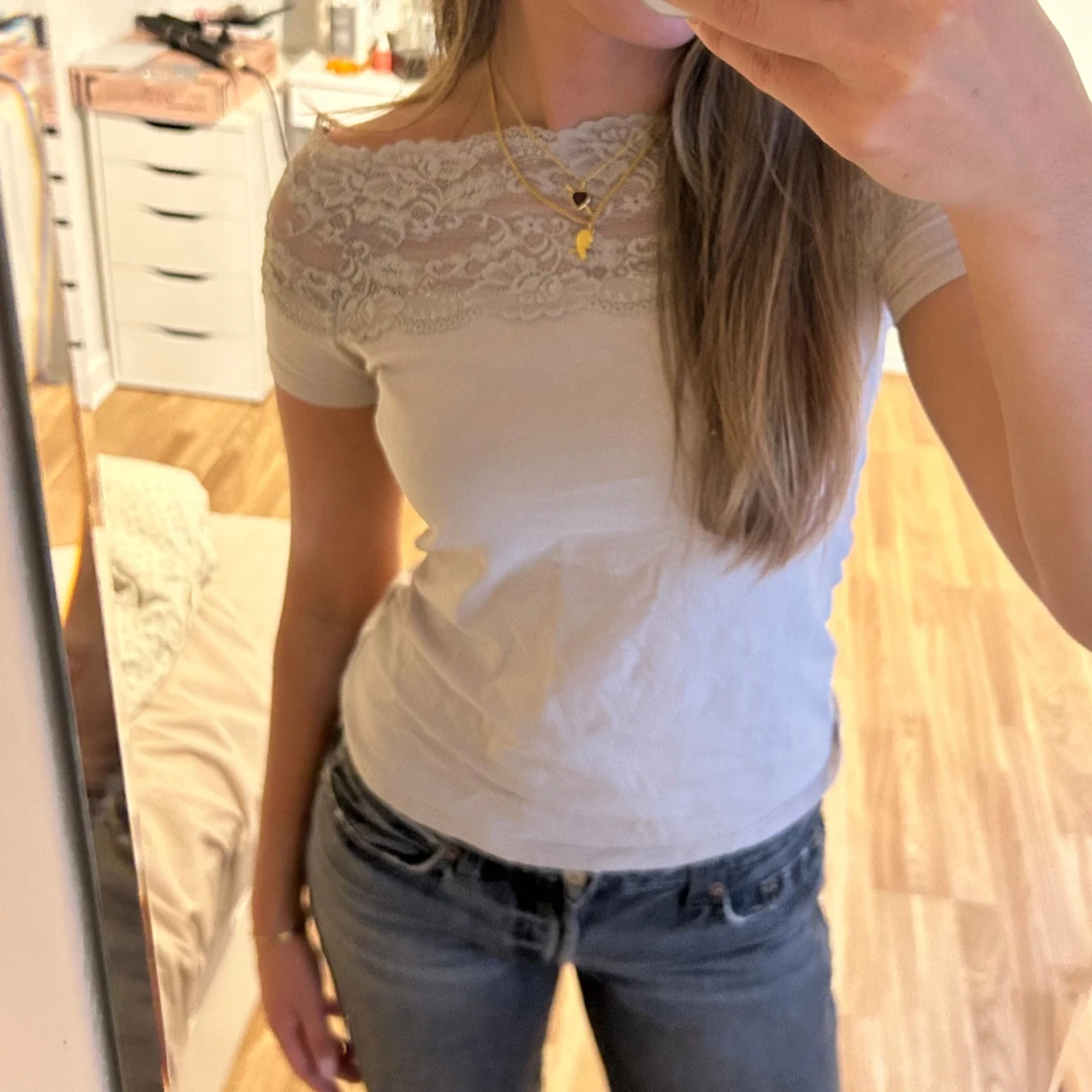 Beige spetstopp - 91