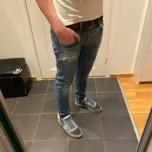 Exklusiva Dondup jeans i modellen ”Ritchie” i storlek 33 | perfekt skick - nypris: 3000kr, vårt pris: 799kr - STEAL 🚨  