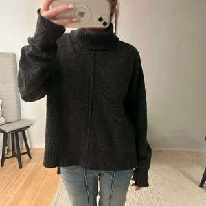 Stickad tröja - Stickad tröja