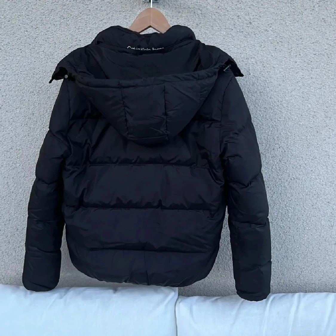 Svart pufferjacka Calvin Klein  - 90