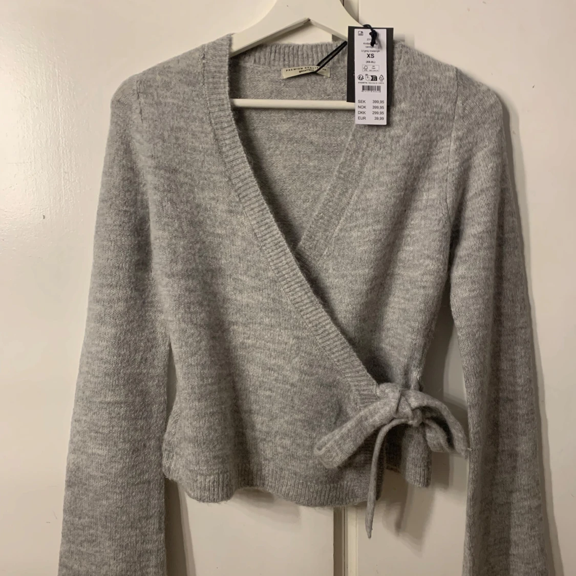 Grå omlottkofta från Gina - 91