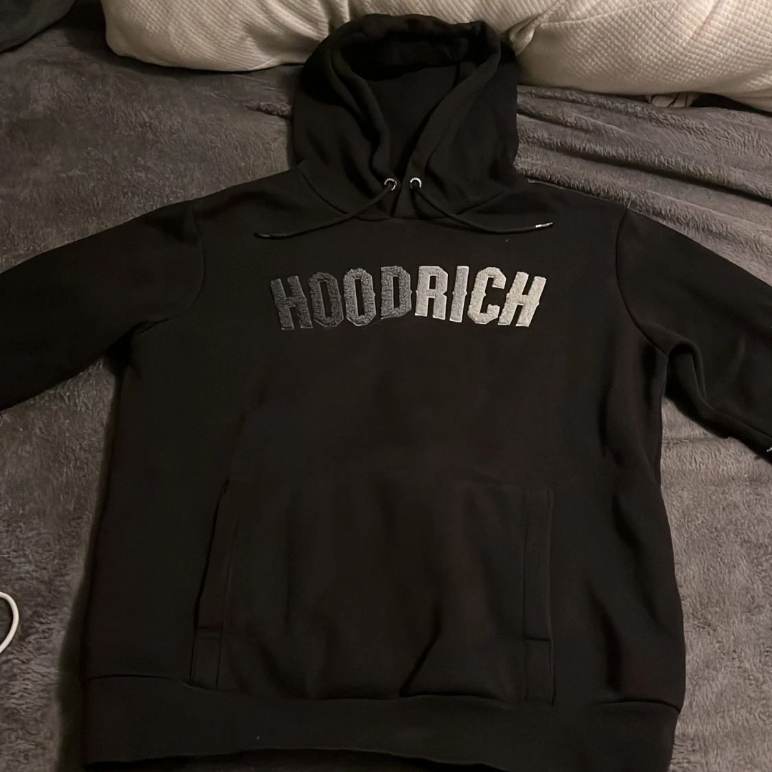 Svart hoodie från Hoodrich