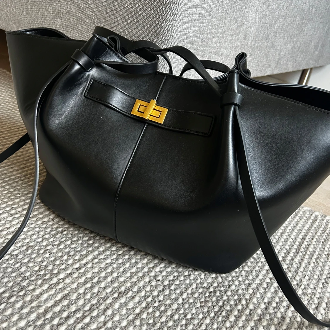 Populära väskan från Gina Tricot 