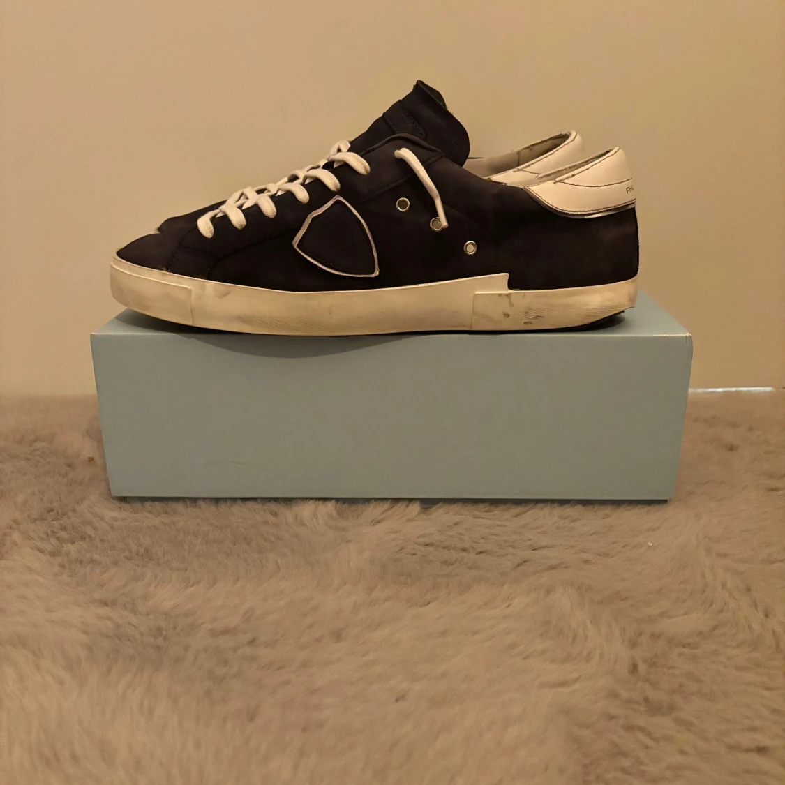 Mörkblåa Philippe Model skor s44 - 1