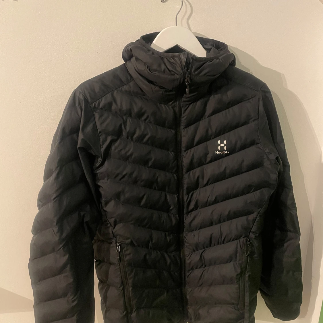 Svart haglöfsjacka - 2