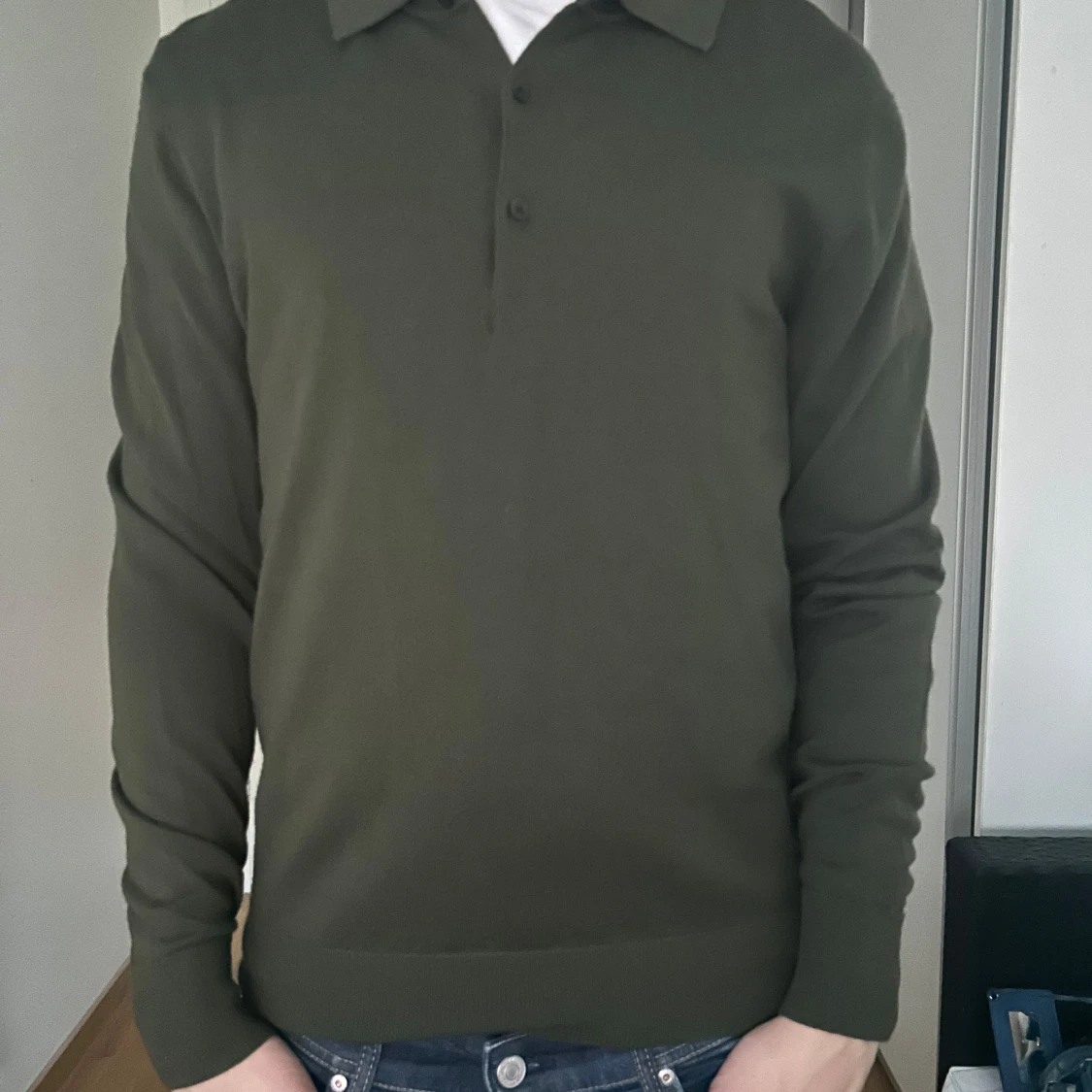 Olivgrön pikétröja