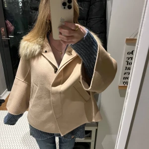 kappa - super söt kappa som man kan ha med eller utan päls🩷🩷🩷