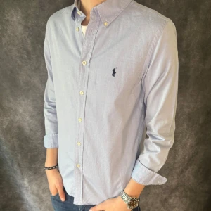 RAPLH LAUREN SKJORTA - Ralph Lauren Skjorta - Storlek XS - Nypris ca 1800kr - Deluxecloset 