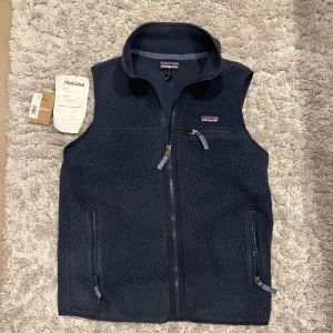 Patagonia väst - - Fleece väst från patagonia - Skick 9/10 - Storlek M (S-M) - Kvitto och tags medföljer 