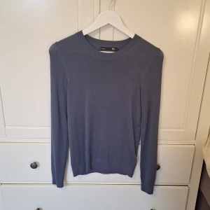Tröja - Blå tröja från lager 157 i storlek xs. Använd några få gånger