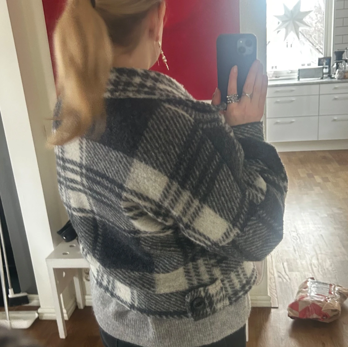 Rutig jacka i svart och grått - 1