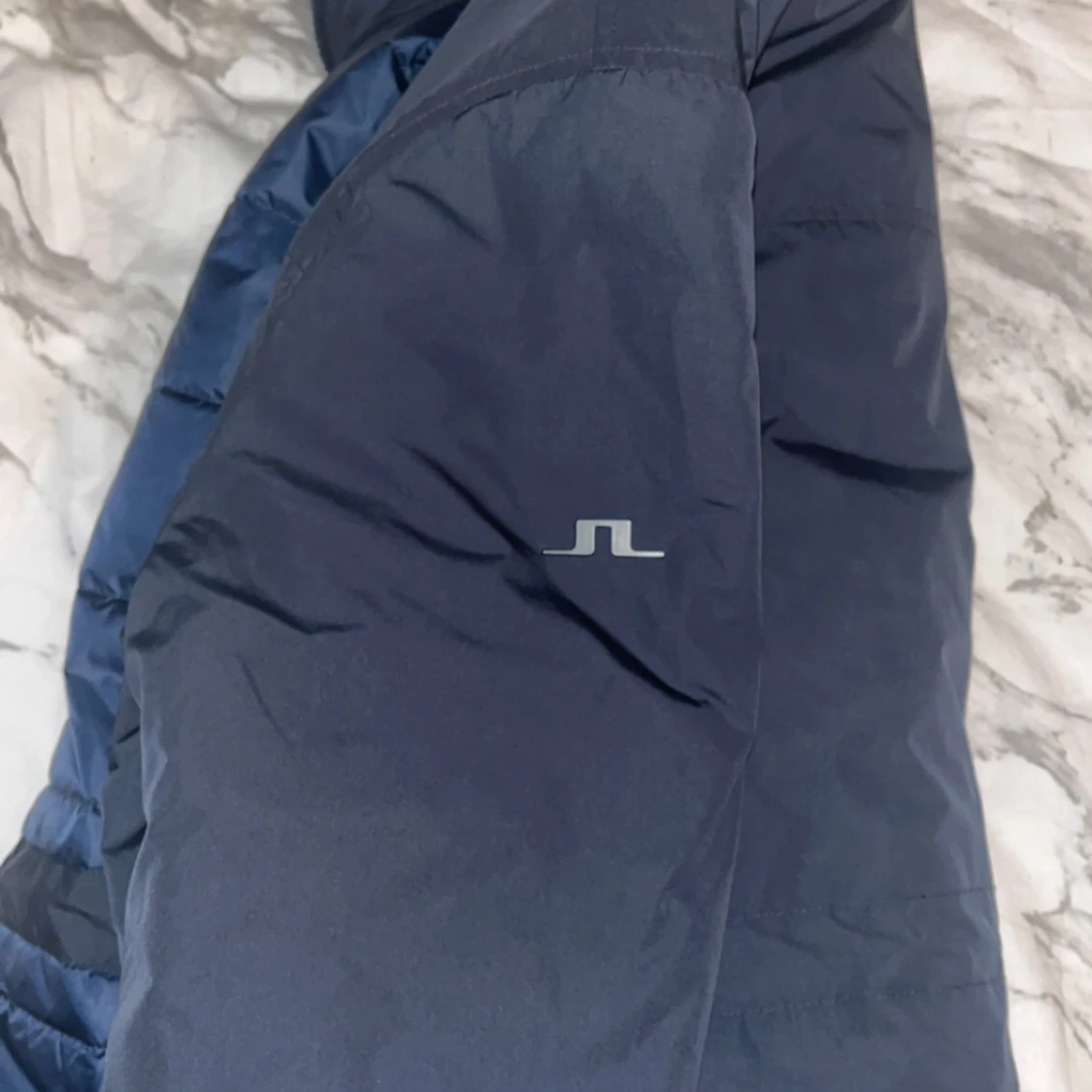 Mörkblå jacka från J.Lindeberg - 93