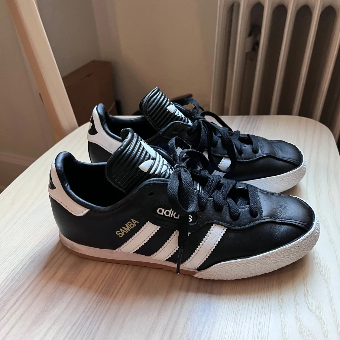 Svarta Adidas sneakers - 90