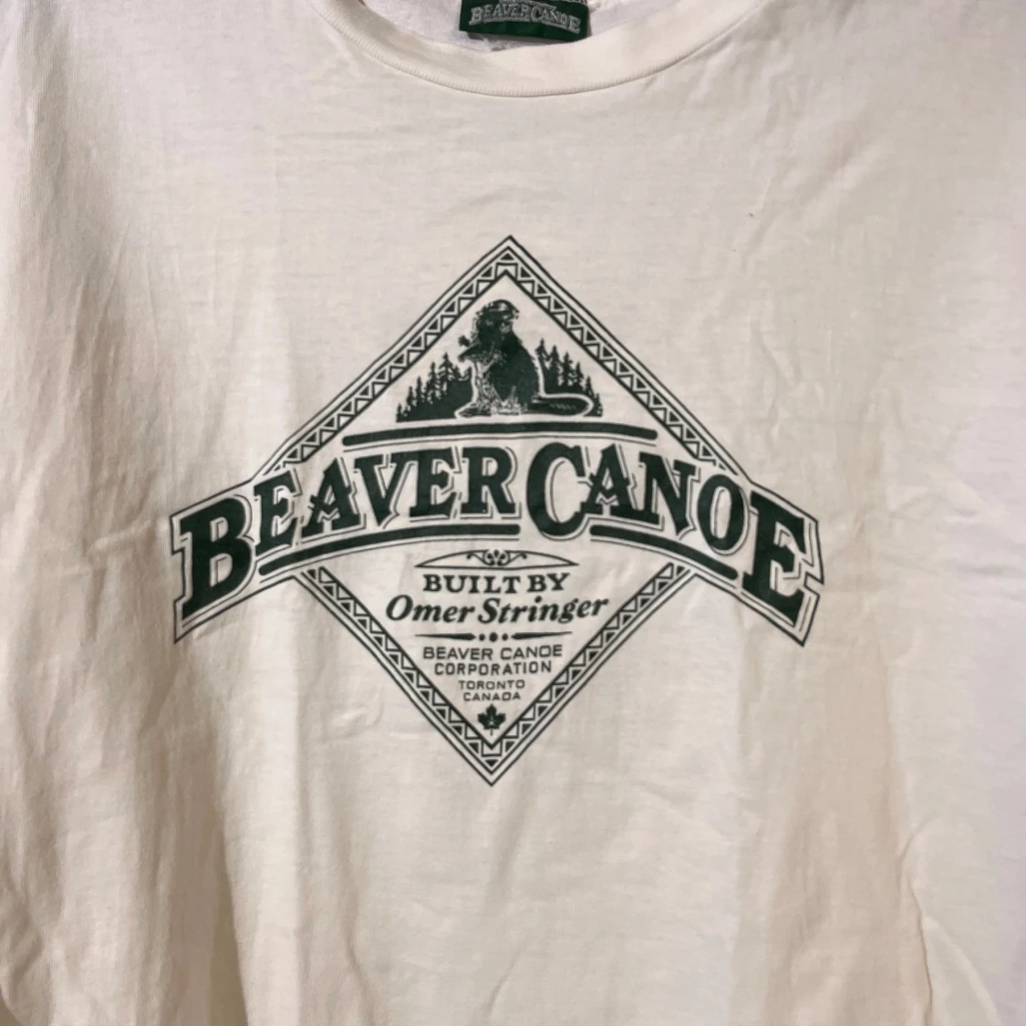 Vit vintage t-shirt från Beaver Canoe - 90