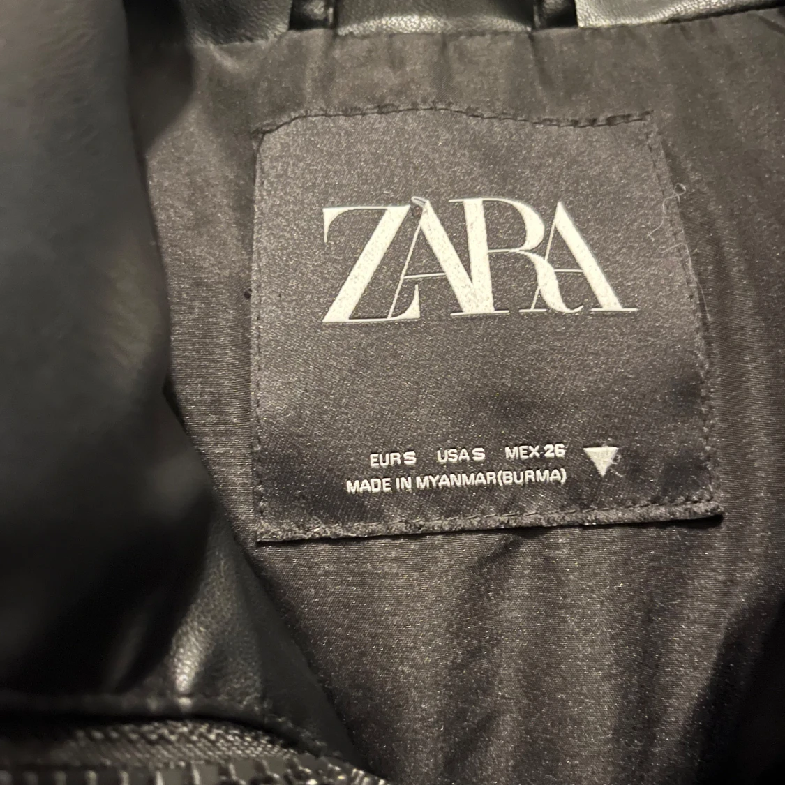 Svart dunväst från Zara - 28