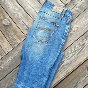 Nudie Jeans  - Säljer nu mina Nudie Jeans i storlek 30W 32L eftersom dem inte passar mig längre.  Skriv om ni har frågor 