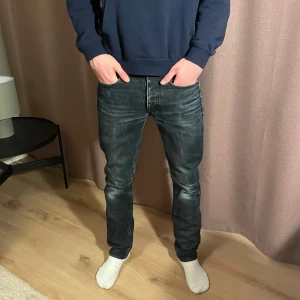Acne jeans  - Säljer ett par riktigt snygga Acne jeans i storlek W30 L32! Dom är i en riktigt snygg färg! Hör gärna av dig om du har frågor!